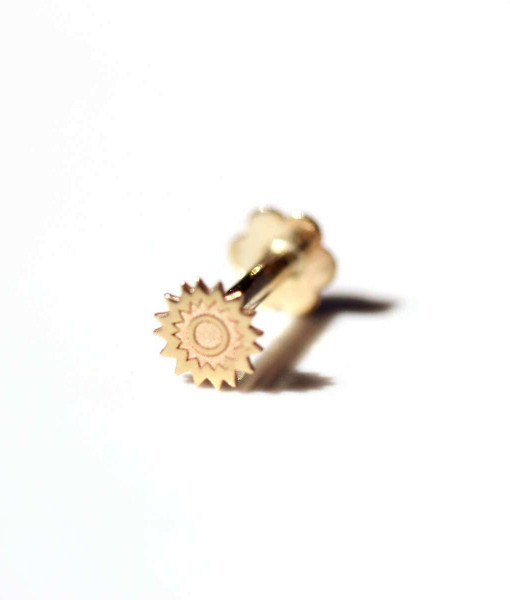 AC-0213_9nm_Gild_Sun_Labret_Cartilage_Piercing